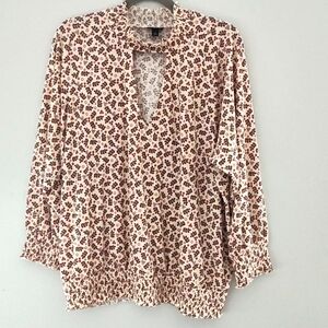 Torrid Blouse Size 2 Long Sleeve Cream Floral Flowy Keyhole Neckline Bohemian